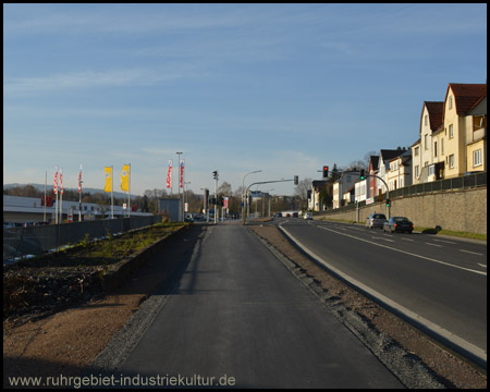 Links verstecken sich Überreste des Hp. Höcklingsen