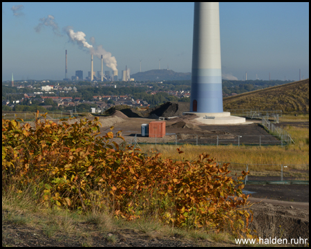 Neue Energie und Kohlekraftwerk