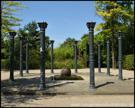 Wasserspiel mit Säulen