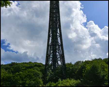 Eiffelturm im Bergischen Land: Müngstener Brücke von unten