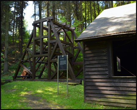 Fördergerüst und Maschinenhaus Zeche Renate