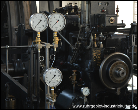 Dampffördermaschine von 1887 im Maschinenhaus