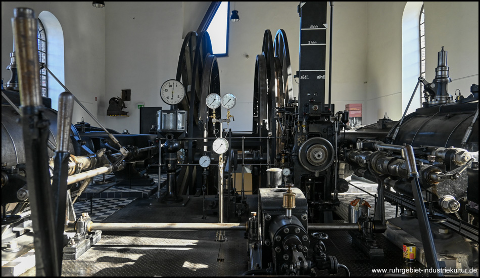 Dampfmaschine im Maschinenhaus der Zeche Nachtigall