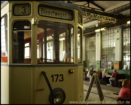 Kulisse beim Speisen im Lokschuppen: Wagen 173 von 1918