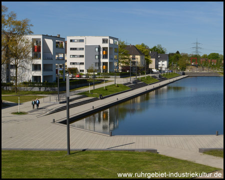 Südlicher Seeteil ist als Hafenbecken mit Kai gestaltet