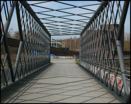 Kastenfachwerkbrücke über die Emscher