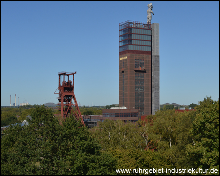 Aussicht von der Pyramidenhalde auf Schacht I / II