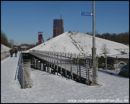 Pyramidenhalde als Rodelstrecke