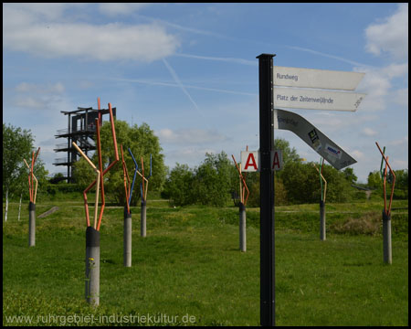 Im OLGA-Park Oberhausen: Aussichtsturm und Skulpturen