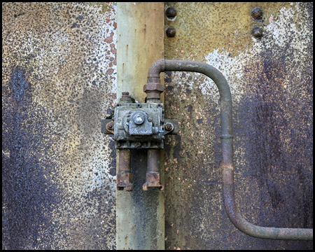 Detail einer Rohrleitung mit Schieber