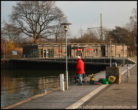 Hafenmeisterei und Kiosk im Winter