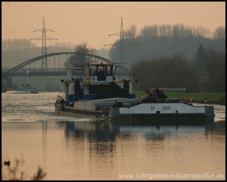 Reger Schiffsverkehr auf dem Datteln-Hamm-Kanal