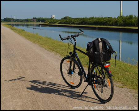 Breiter Radweg an den Halden Drucksbrücke