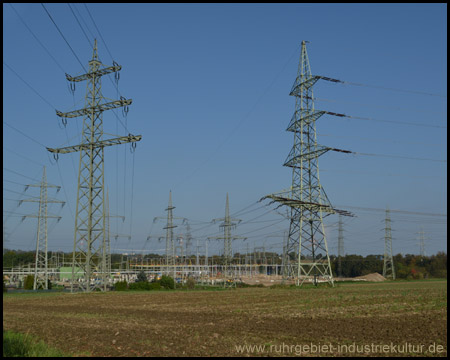 Halde der Zeche Wiendahlsbank – unter einem Umspannwerk