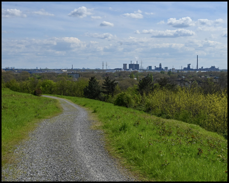 Weg auf einer Halde