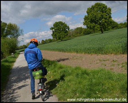 Radweg entlang der Geithe Richtung Innenstadt