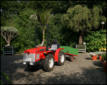 Kleiner Traktor als Arbeitsmittel