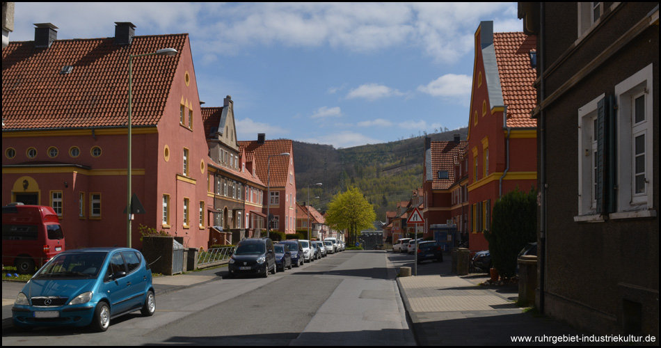 Die Hoesch-Siedlung bei Hohenlimburg wird durchquert vom Ruhr-Lenne-Achter (West)