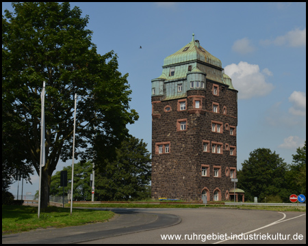 Nördlicher Brückenturm der Friedrich-Ebert-Brücke