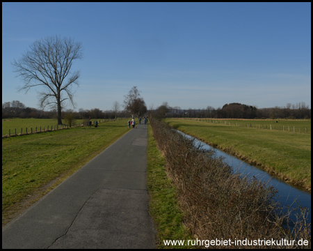 Langgestreckter Abschnitt parallel zum Mühlenstrang