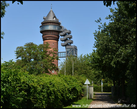 Der romantische Wasserturm von Styrum mit separater Treppe