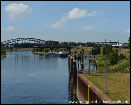 Oberbürgermeister-Lehr-Brücke aus Köln an der Ruhrschleuse