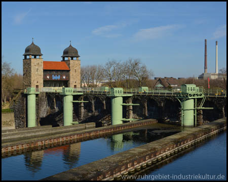 Alte Schachtschleuse mit ihren Sparbecken