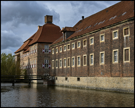 Wassergraben am Schloss Oberwerries