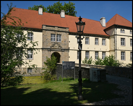 Torhaus vom Schloss Strünkede