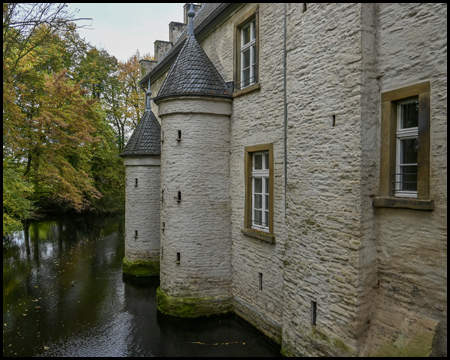 Gebäude von der Schlossbrücke gesehen