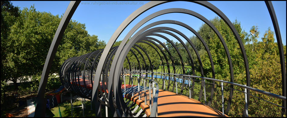 Besondere Brückenkonstruktion: "Slinky Springs to Fame" oder Rehberger Brücke