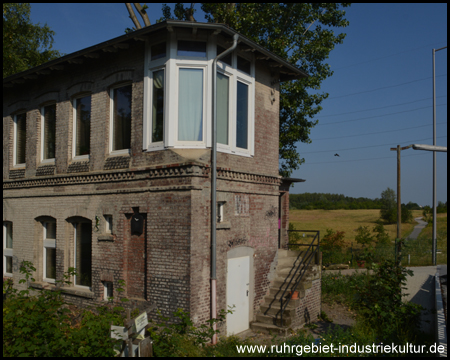 Stellwerk bzw. Schrankenposten an der Straße An der Holtbrügge