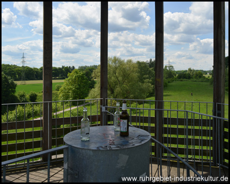 Aussichtsplattform mit Blick ins Emschertal