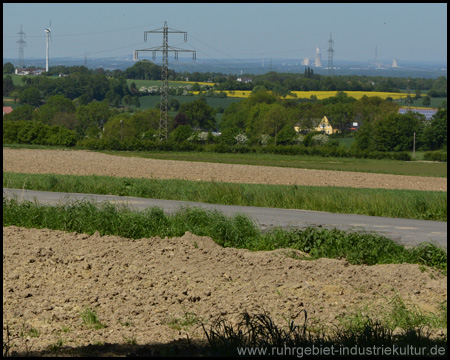 Lustiges Kraftwerke raten auf der Rastbank am Haarweg