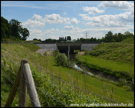 Emscher-Düker bzw. Durchlass unter dem Rhein-Herne-Kanal