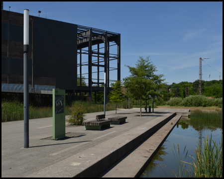 Schachthalle von Schacht VI und Wassergarten