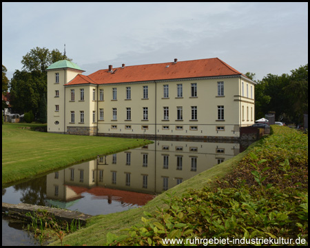 Wasserschloss Westerholt von der Westseite