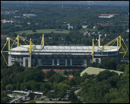 Das Westfalenstadion bzw. offiziell »Signal-Iduna-Park«