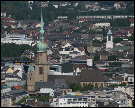 Innenstadt Dortmunds mit der hohen Reinoldikirche