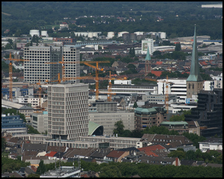 Harenberg-Center, Volkswohlbundhaus, Theater und Petrikirche