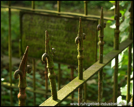 Westfriedhof Unna bei Tag