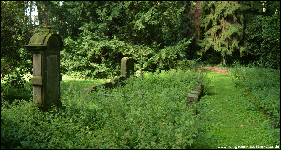 Westfriedhof Unna bei Tag