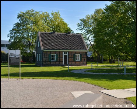 Das Stammhaus steht in gepflegter Grünanlage