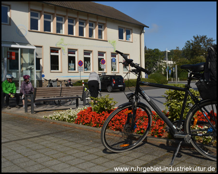 Ausgangspunkt am Rathaus mit der Touristen-Information