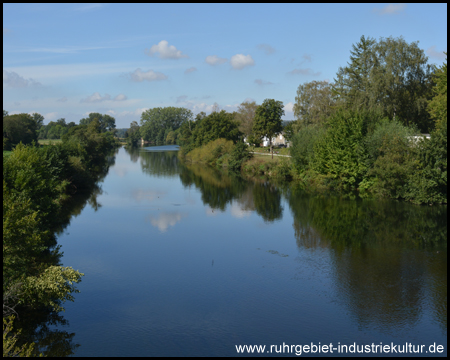 Die Ruhr bei Wickede (Ruhr), gesehen von der Brücke