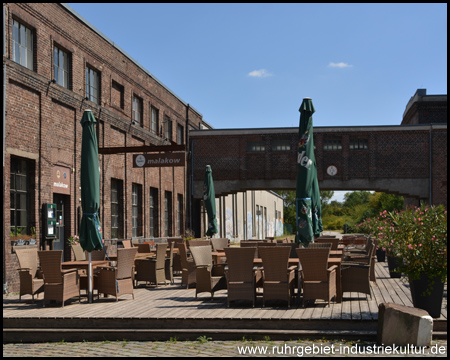 Biergarten auf dem Platz