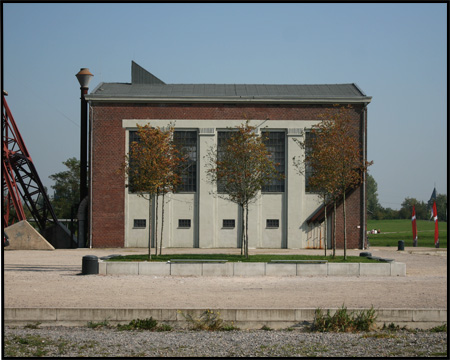 Maschinenhalle Süd vom Platz am Consol-Theater gesehen