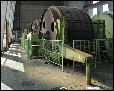 In der Maschinenhalle auf dem Förderturm I