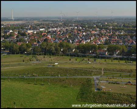 Gartenschaugelände mit viel grüner Fläche