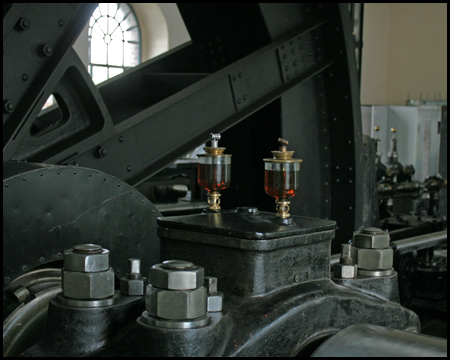 Farbenfroher Öler zum Schmieren der Mechanik